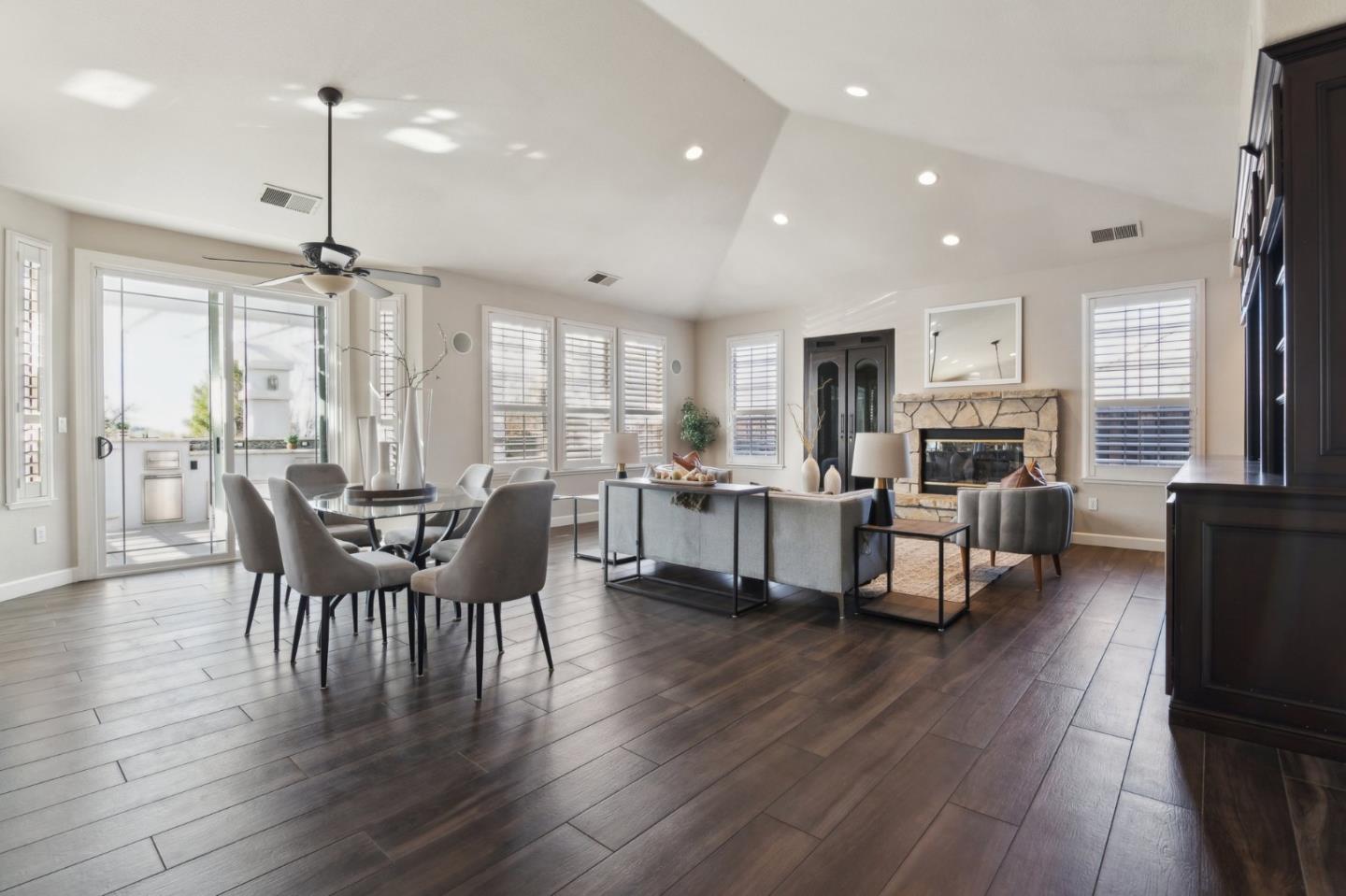 2113 Bridle Ridge CT