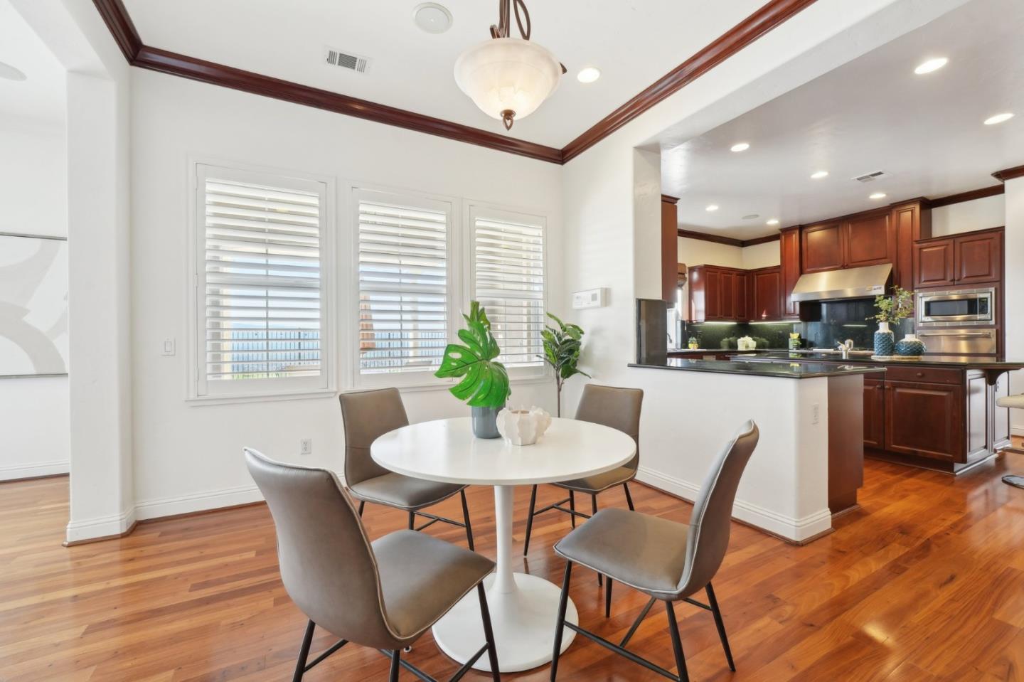 4761 Hill Top View PL