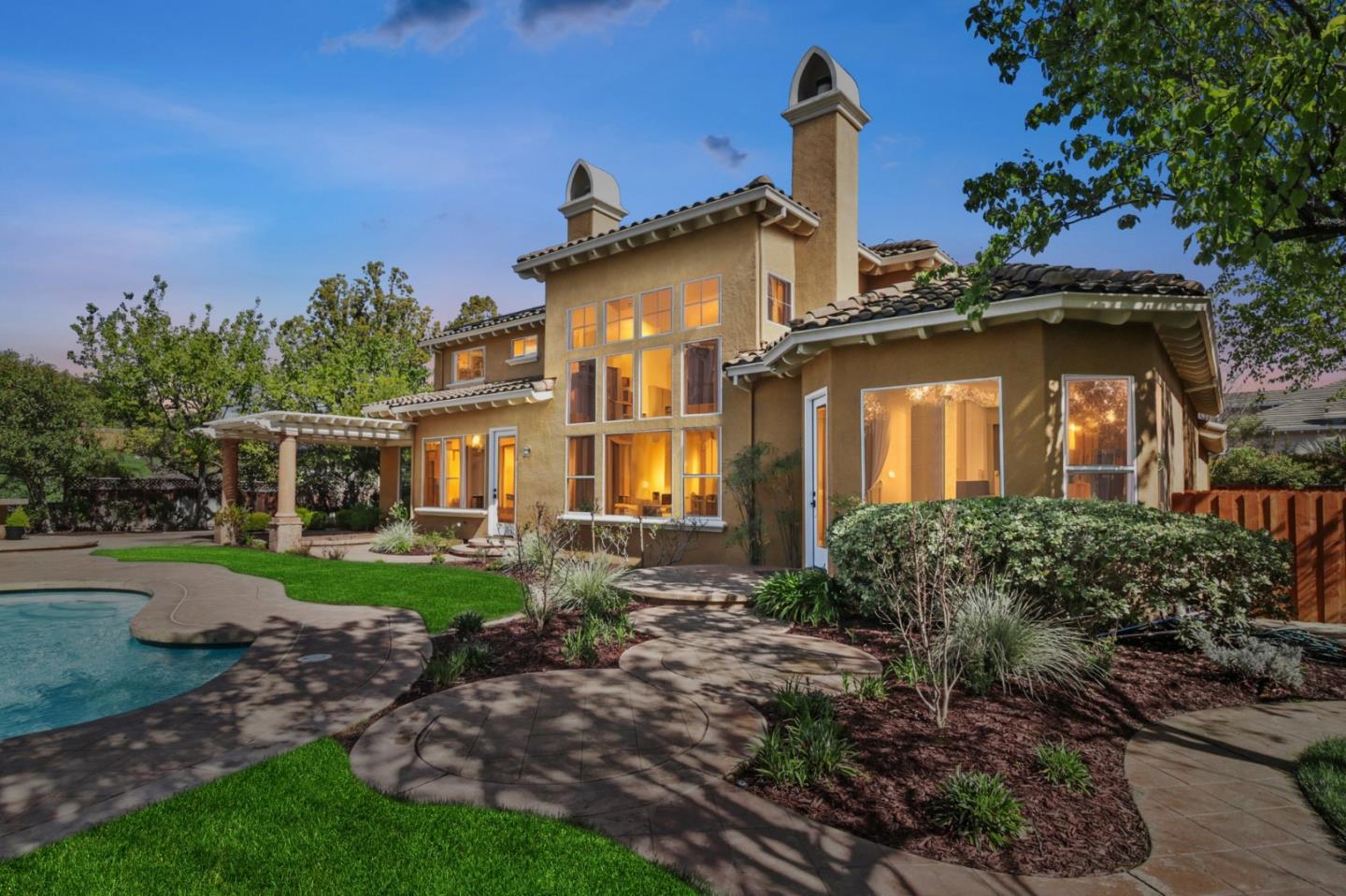 1600 Toulon CT