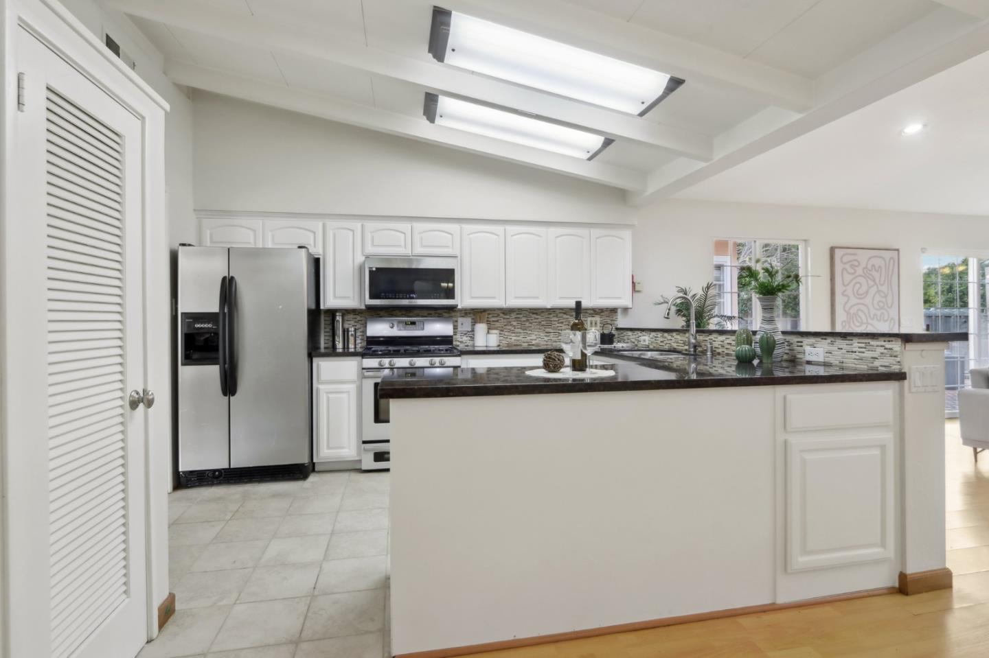 1142 Candlewood CT