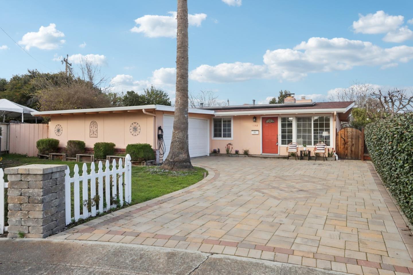 1142 Candlewood CT