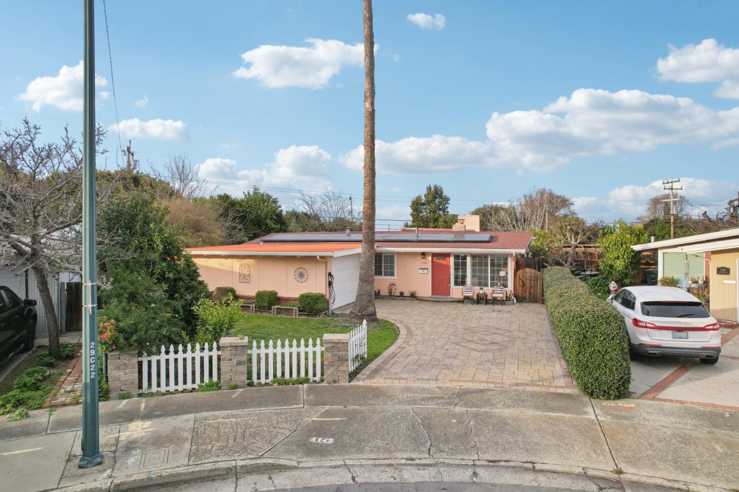 1142 Candlewood CT