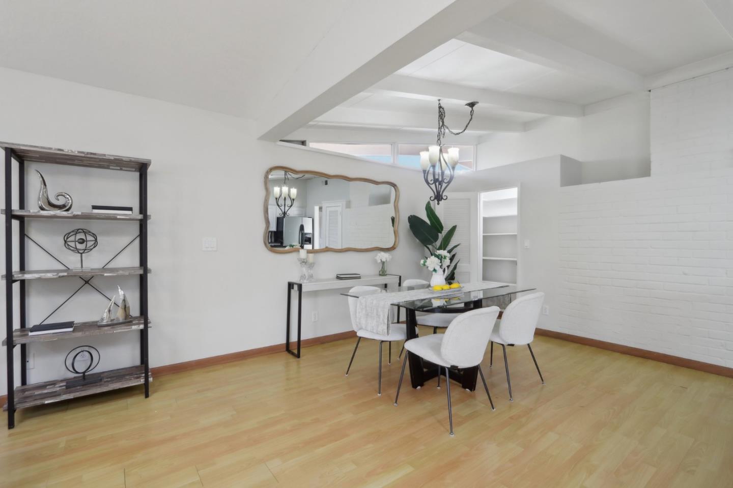 1142 Candlewood CT