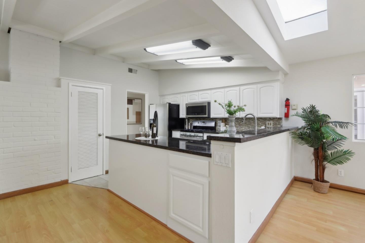 1142 Candlewood CT