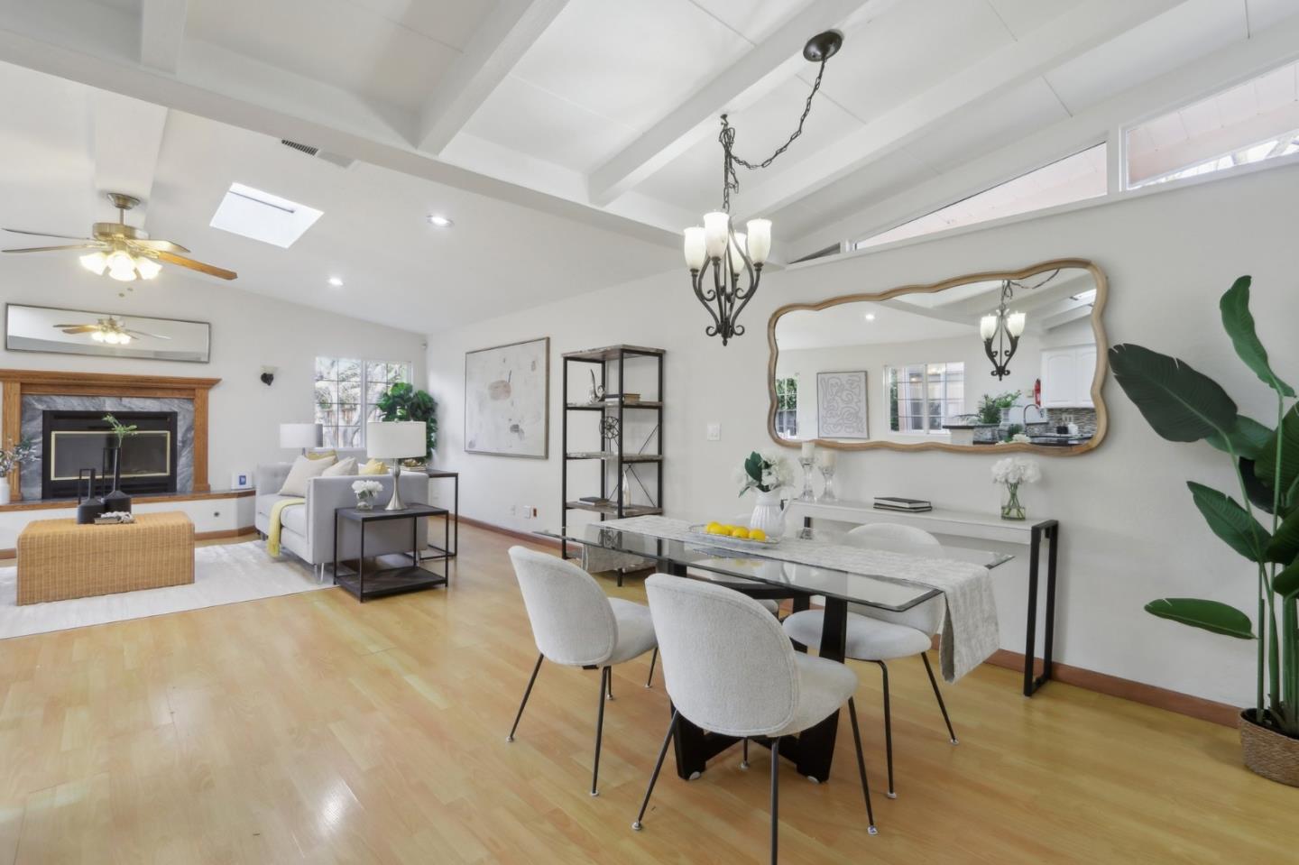 1142 Candlewood CT