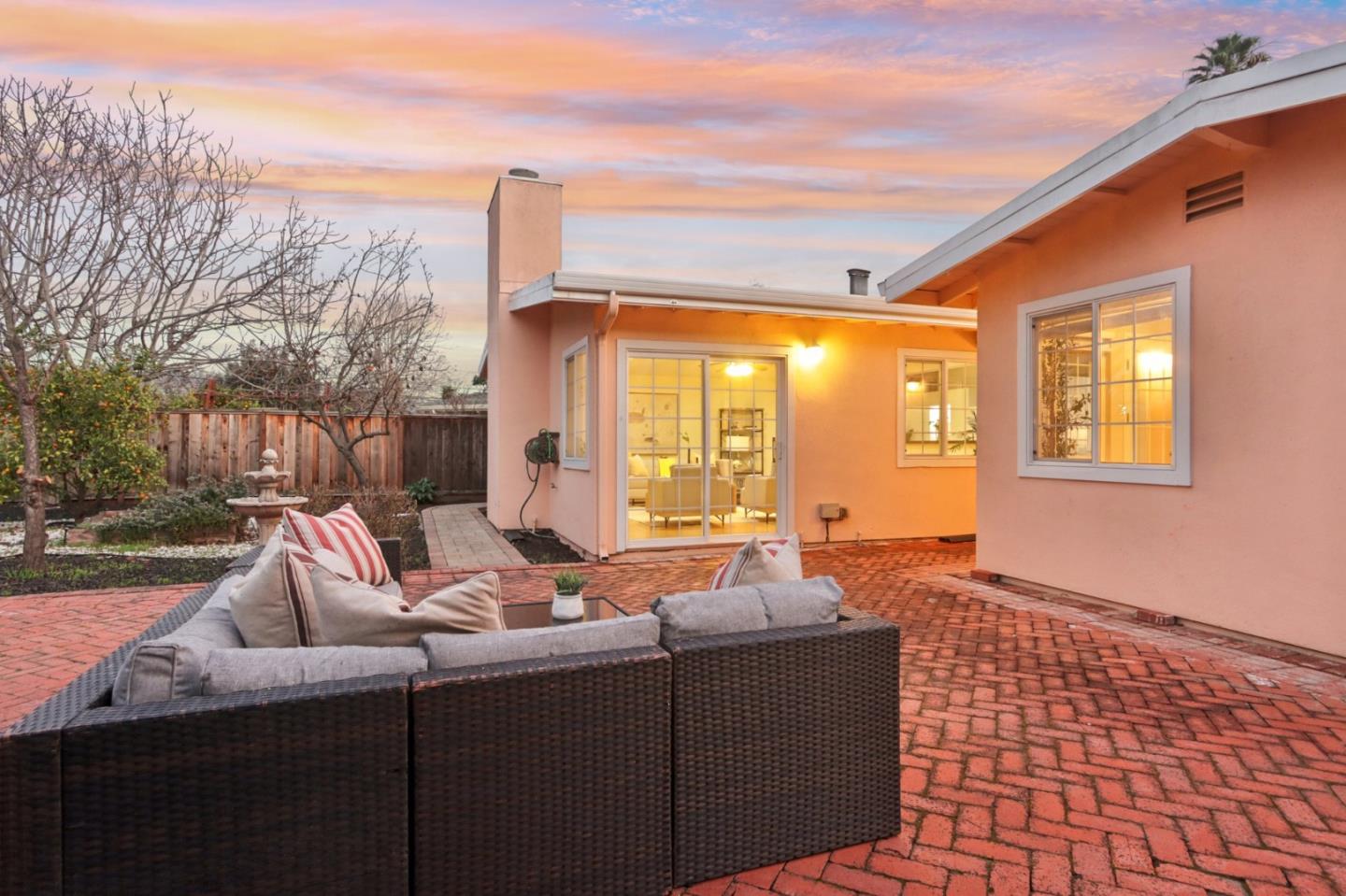 1142 Candlewood CT