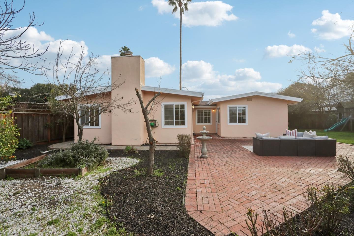 1142 Candlewood CT
