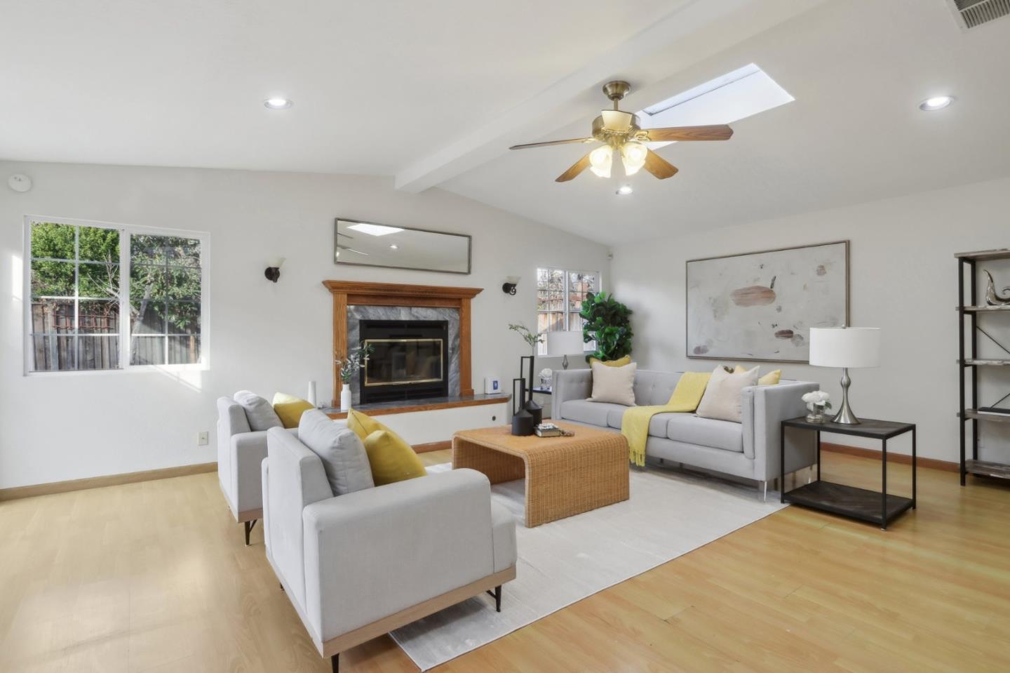 1142 Candlewood CT
