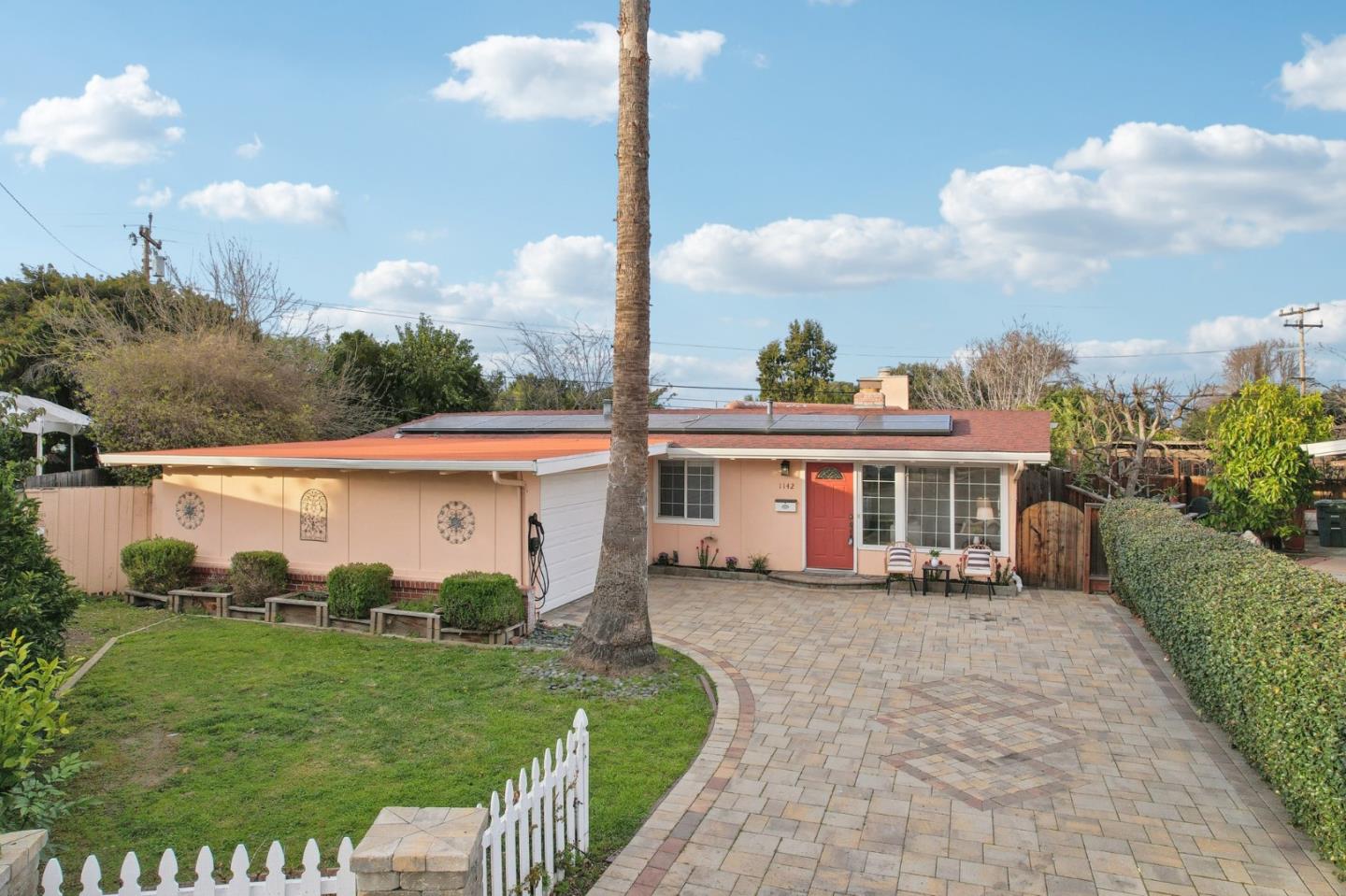 1142 Candlewood CT