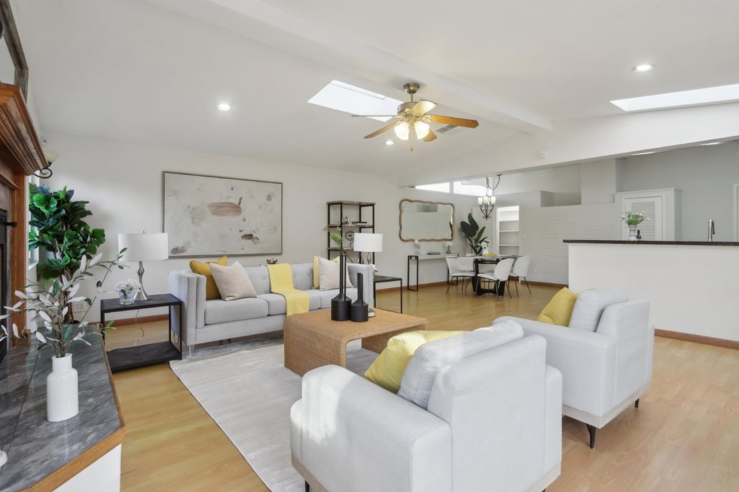 1142 Candlewood CT