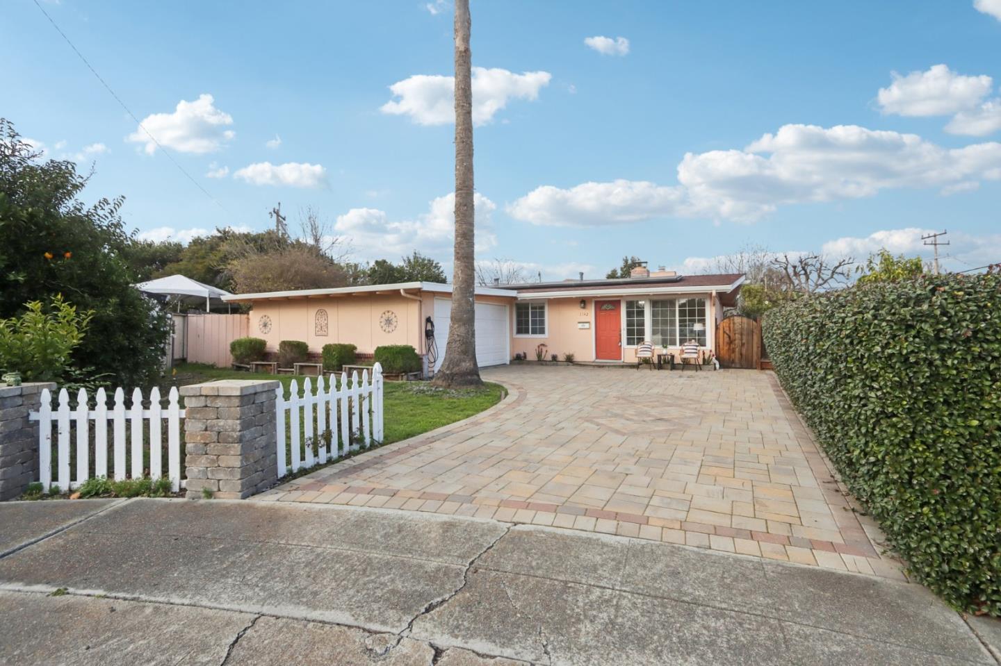 1142 Candlewood CT