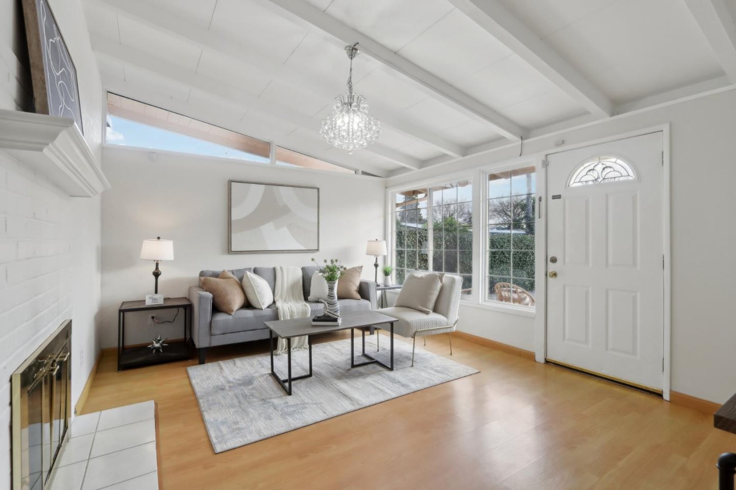 1142 Candlewood CT