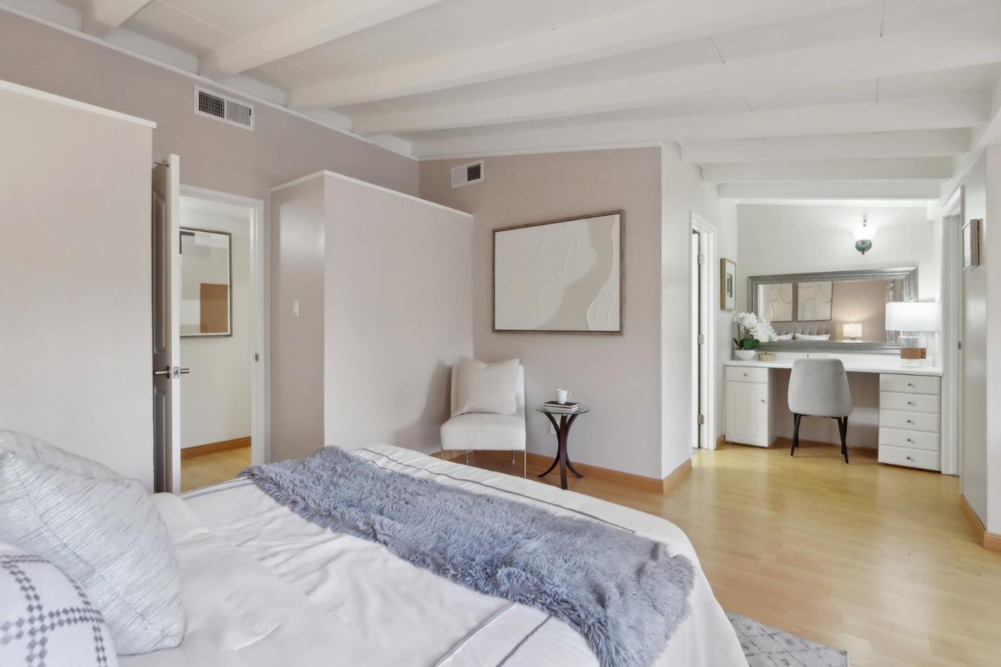 1142 Candlewood CT