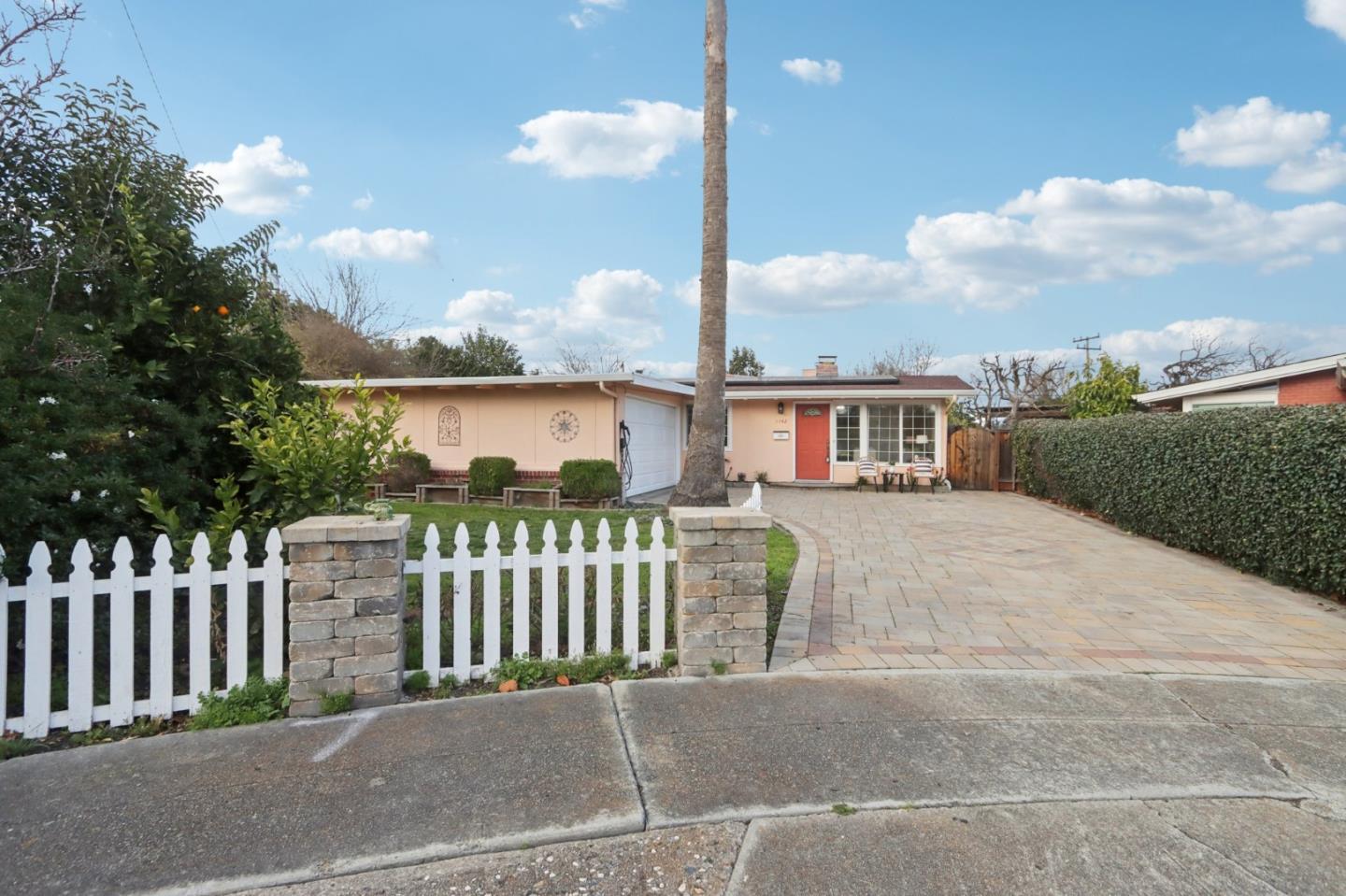 1142 Candlewood CT