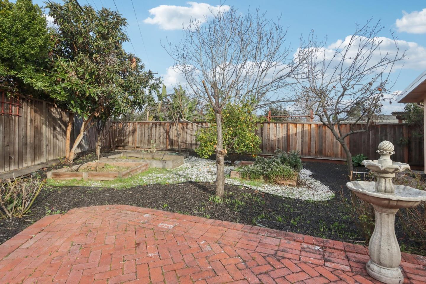 1142 Candlewood CT