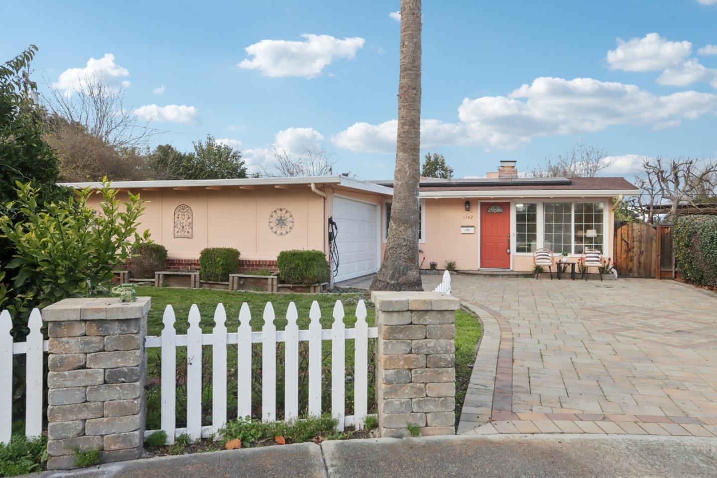 1142 Candlewood CT