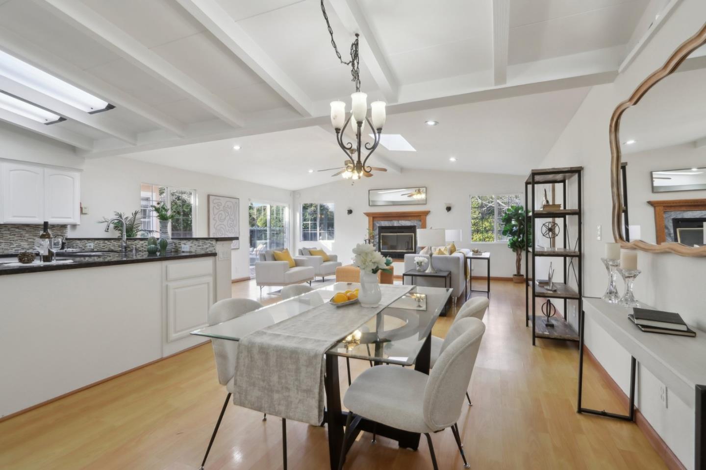 1142 Candlewood CT