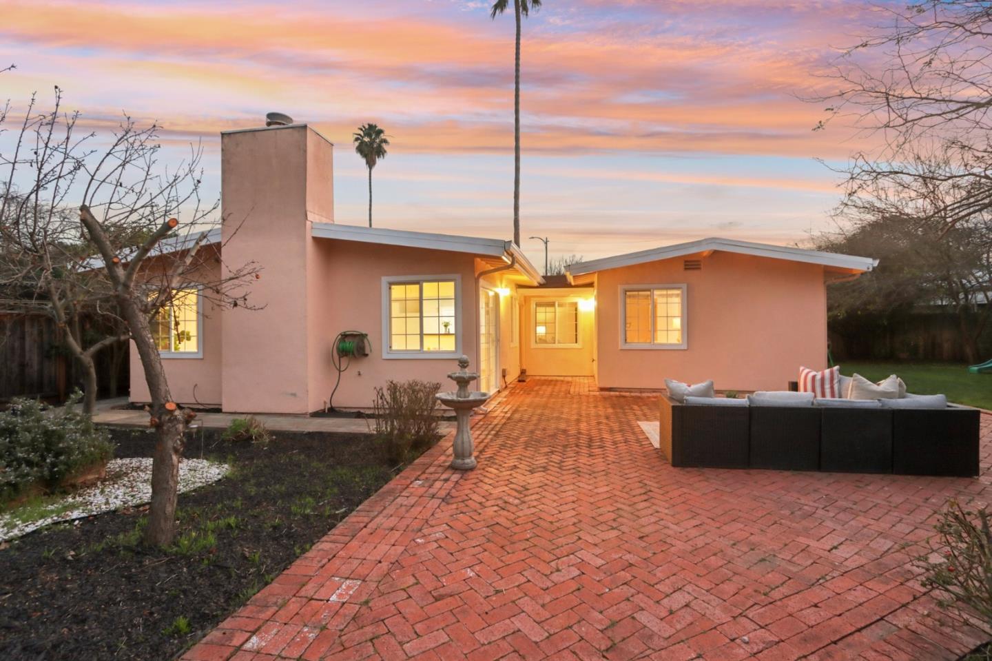 1142 Candlewood CT