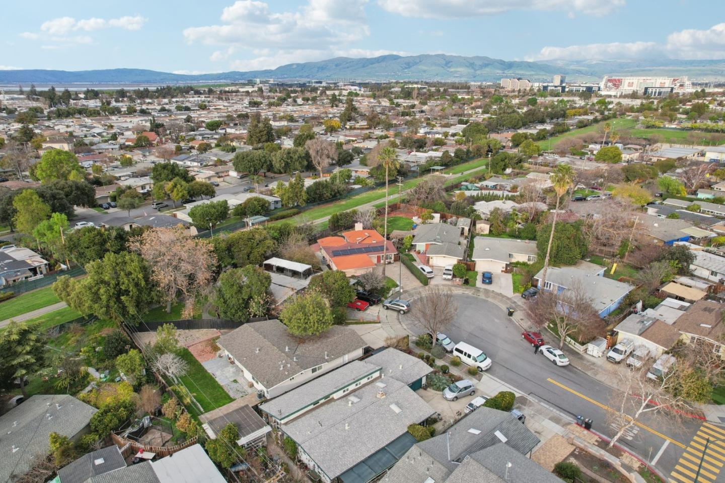 1142 Candlewood CT