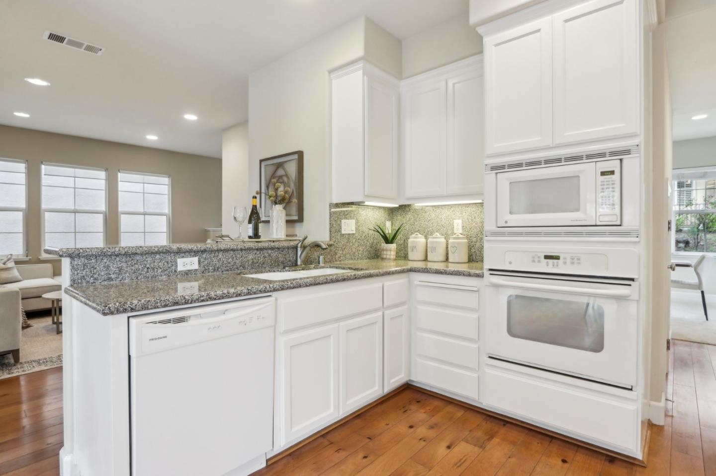 3742 Evangelho CIR