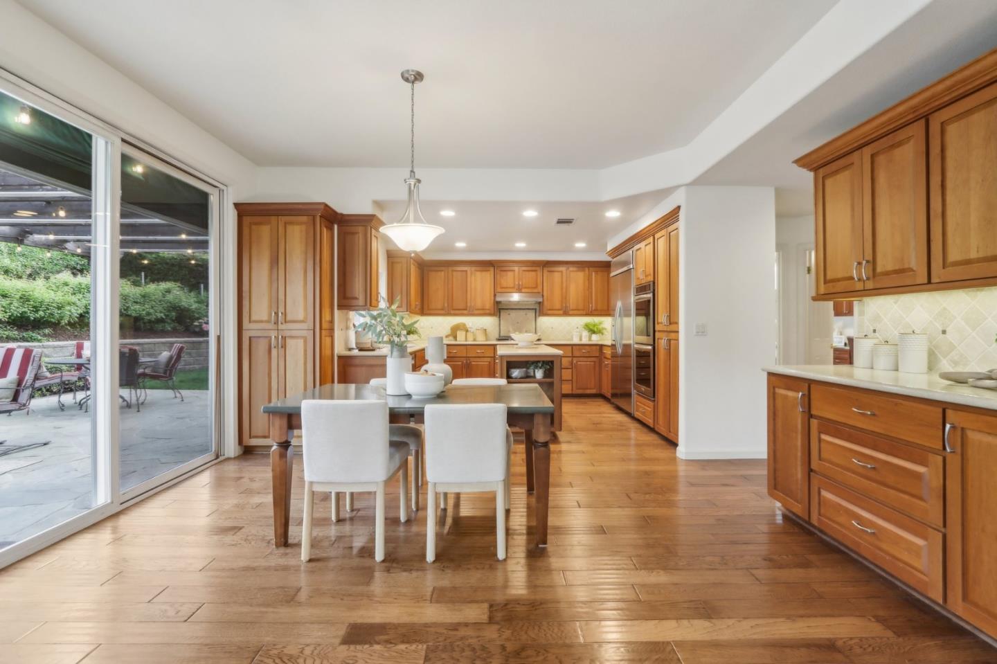 2228 Quail Bluff LN
