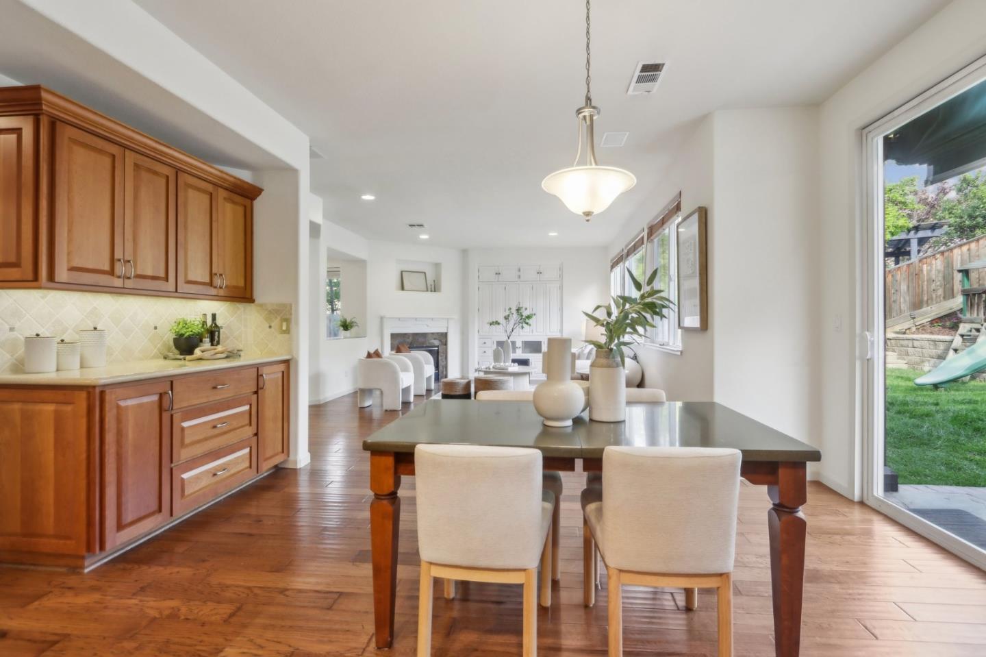 2228 Quail Bluff LN