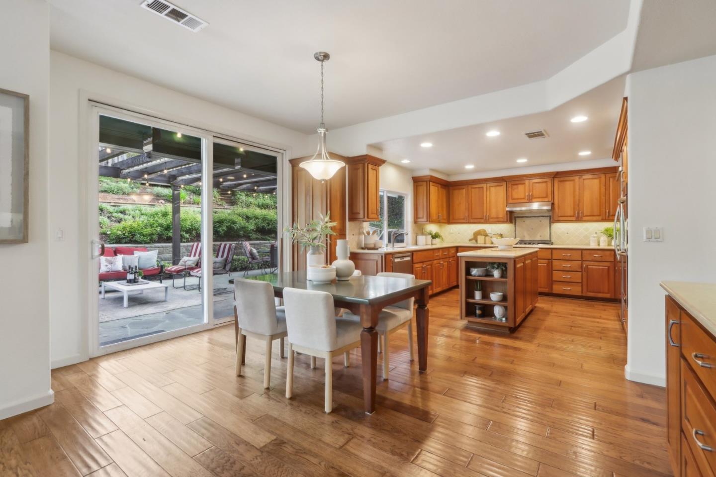 2228 Quail Bluff LN