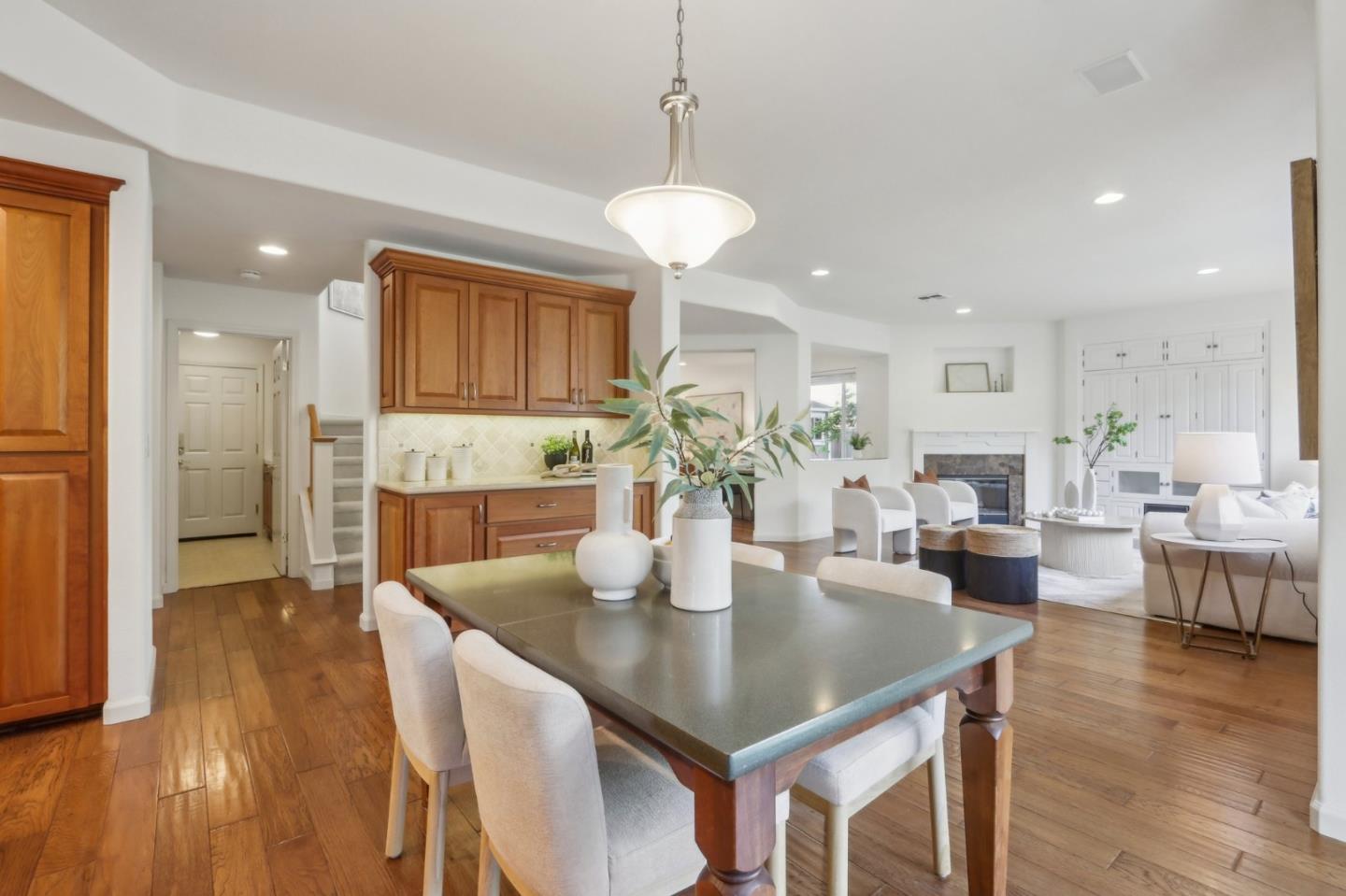 2228 Quail Bluff LN