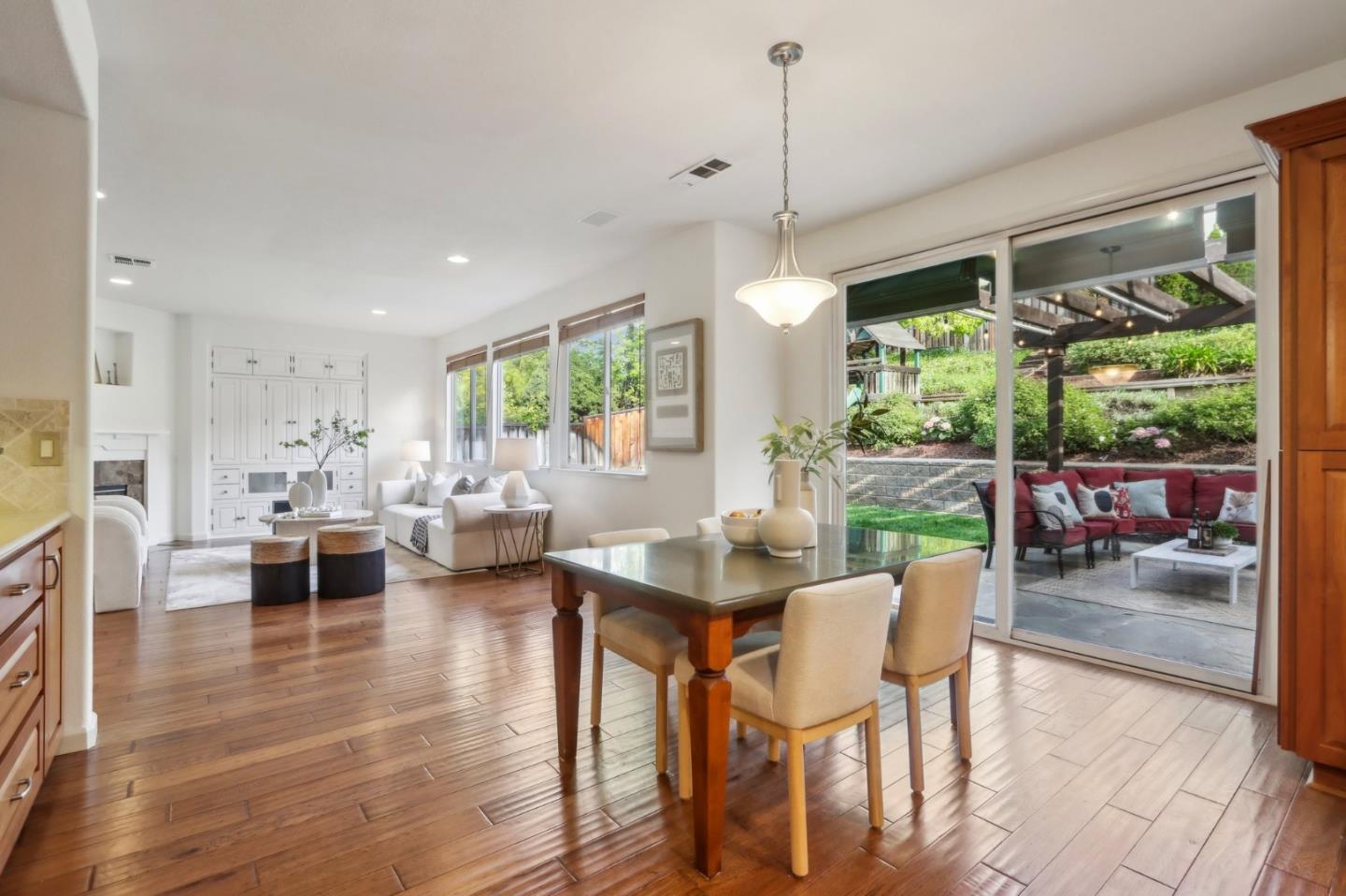 2228 Quail Bluff LN