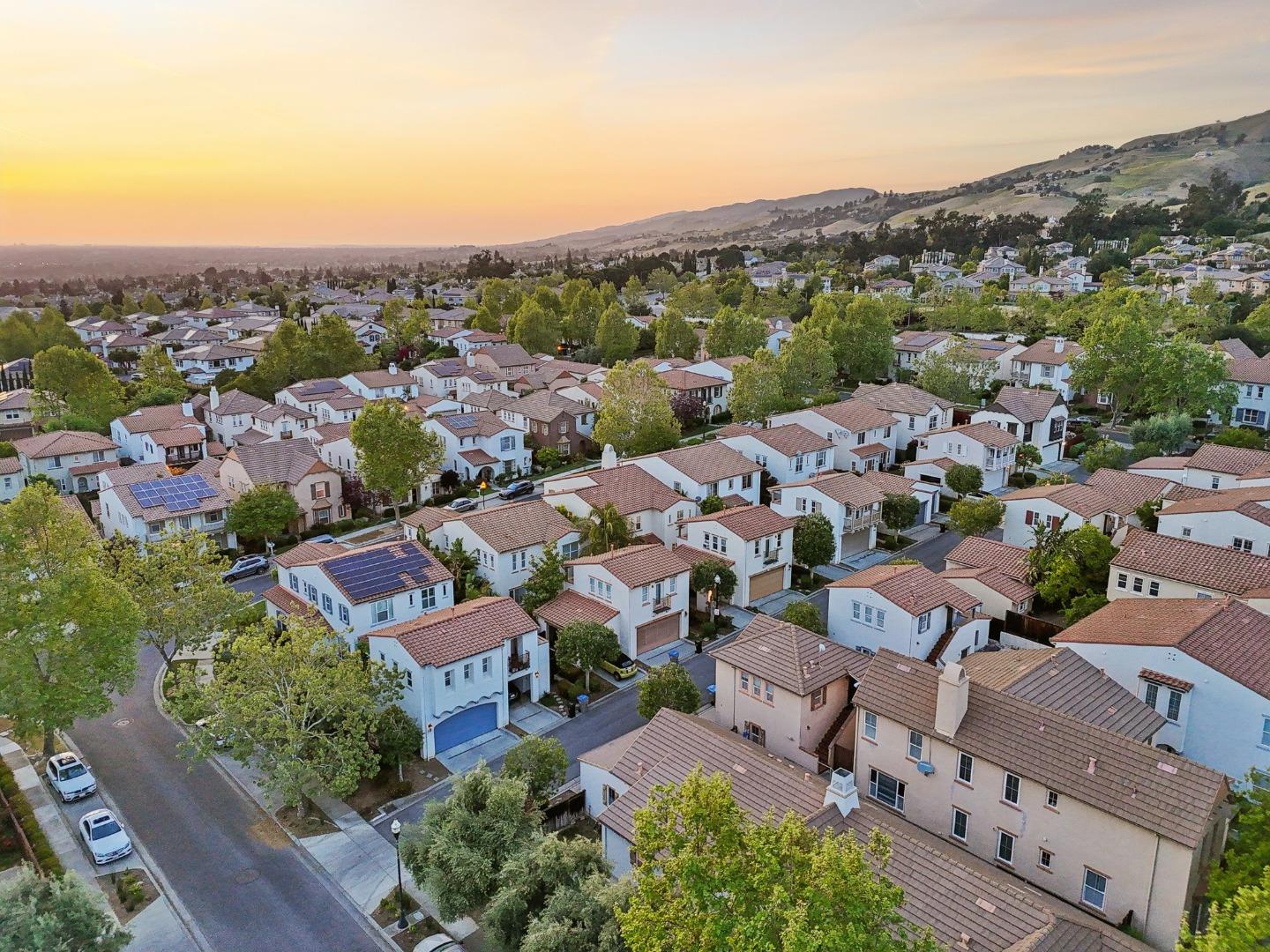 4128 Arezzo Pointe LN