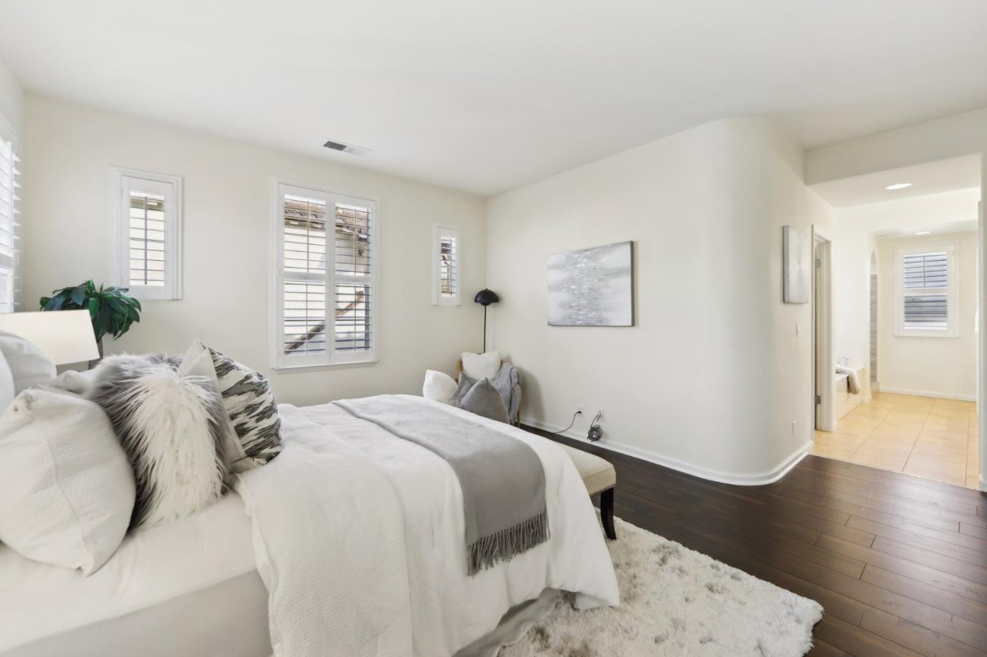 4128 Arezzo Pointe LN