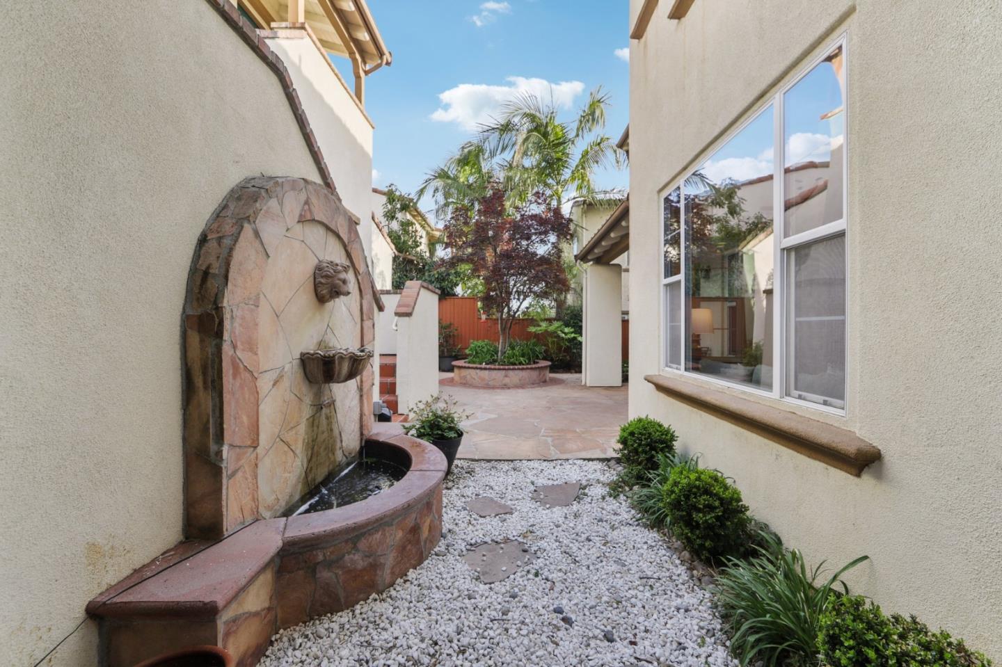 4128 Arezzo Pointe LN