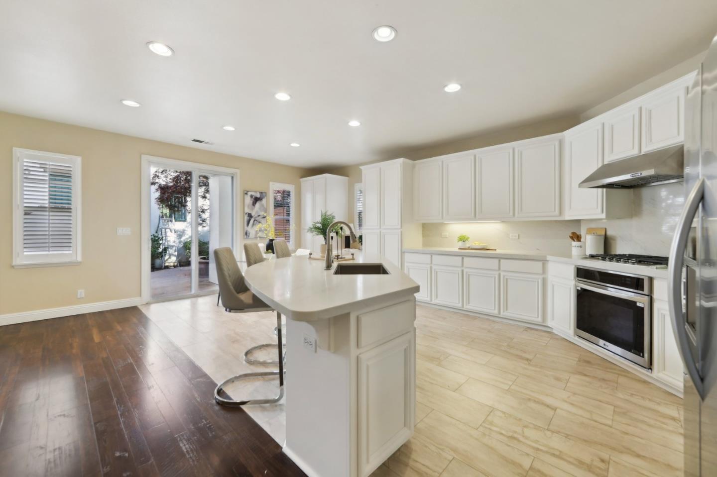 4128 Arezzo Pointe LN