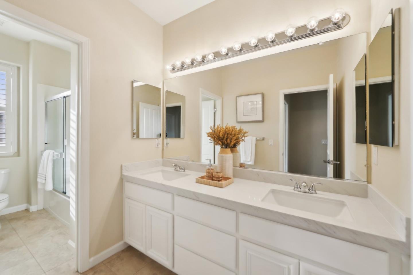 4128 Arezzo Pointe LN