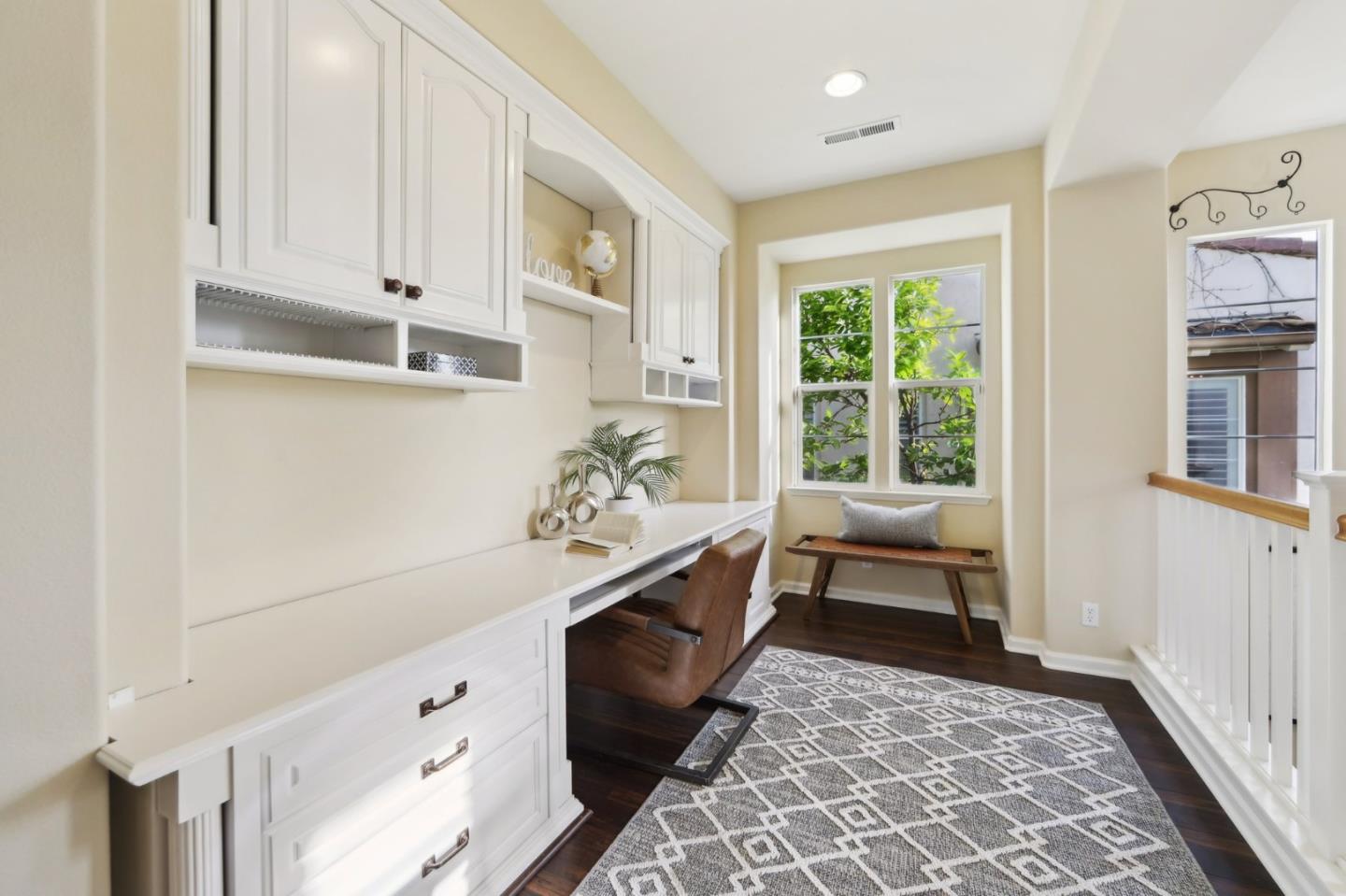 4128 Arezzo Pointe LN