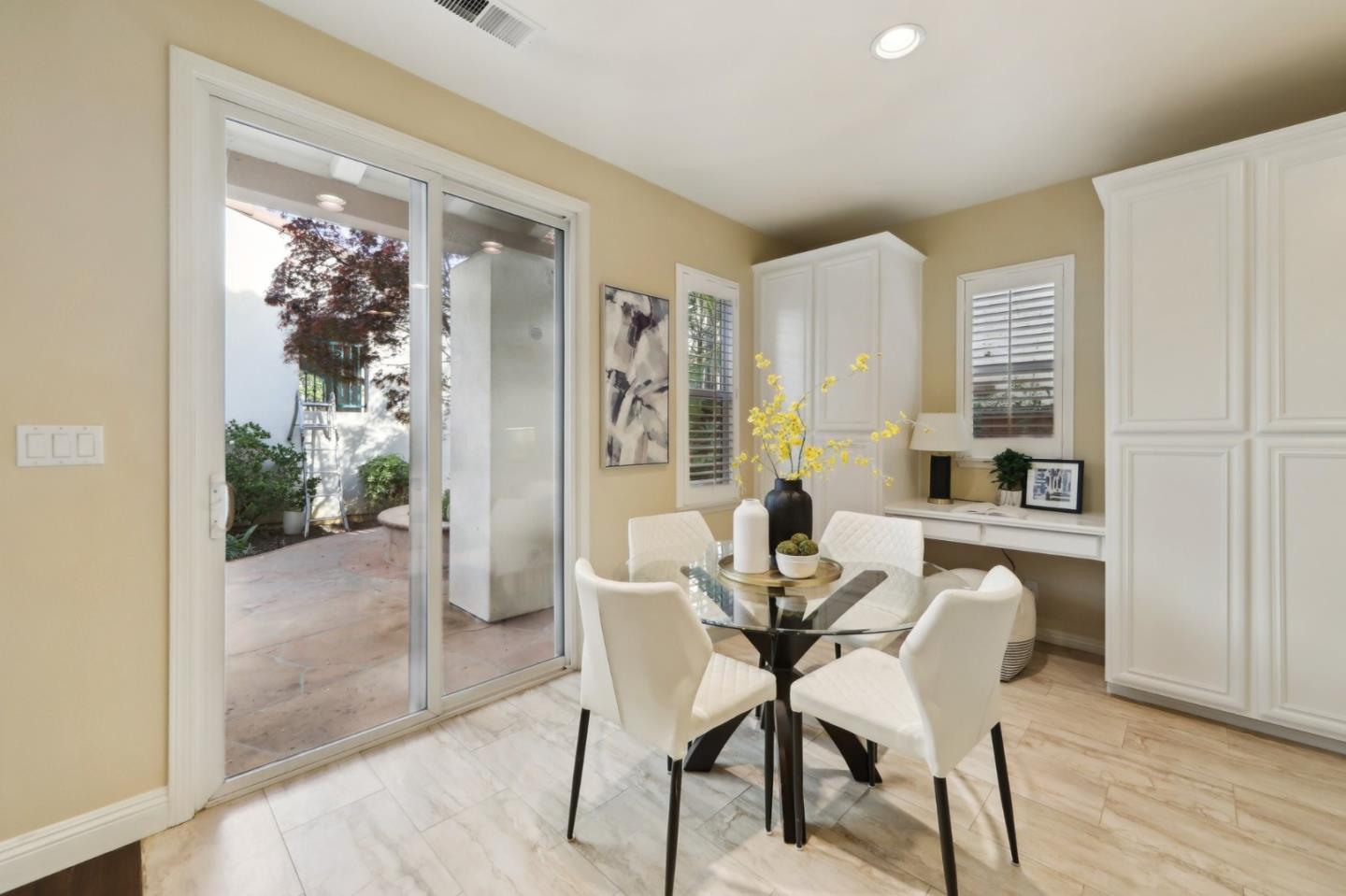 4128 Arezzo Pointe LN