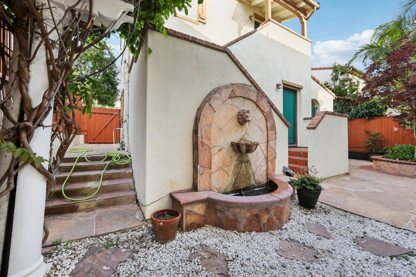 4128 Arezzo Pointe LN