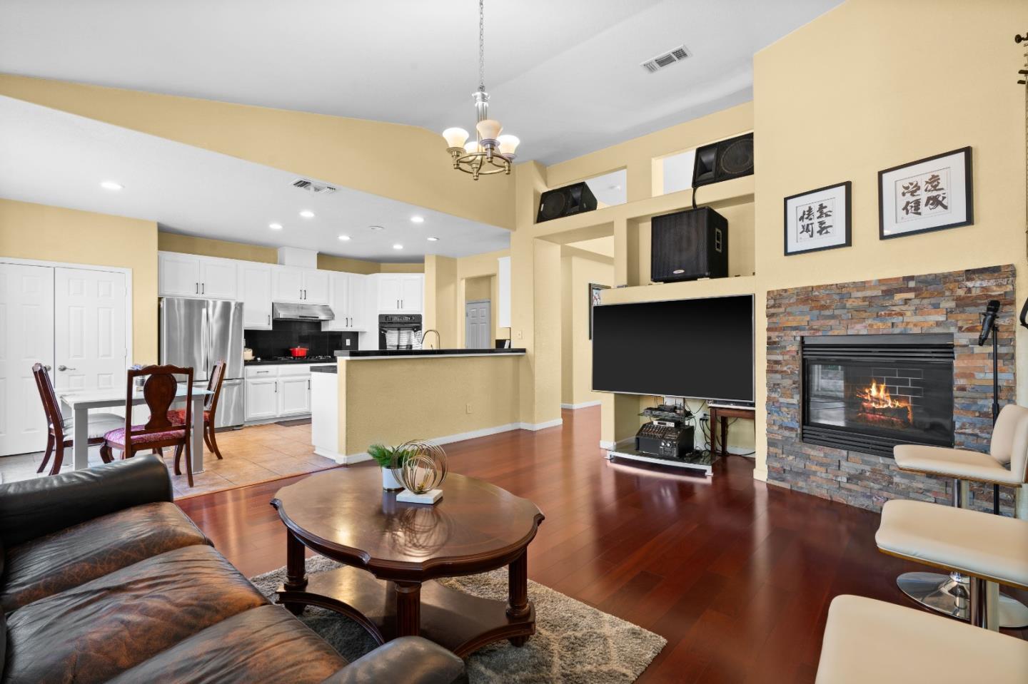 354 Vasconcellos AVE