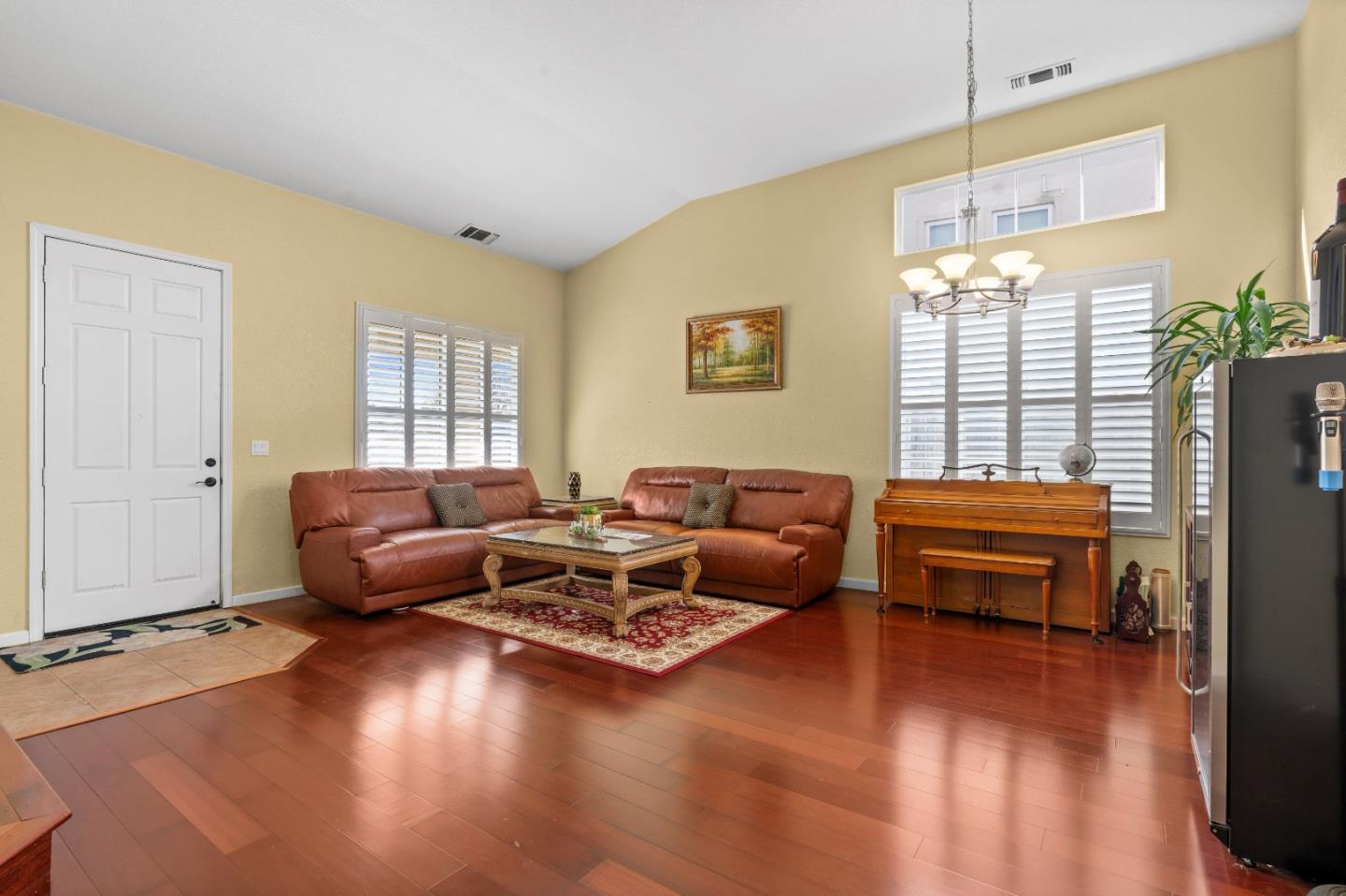 354 Vasconcellos AVE