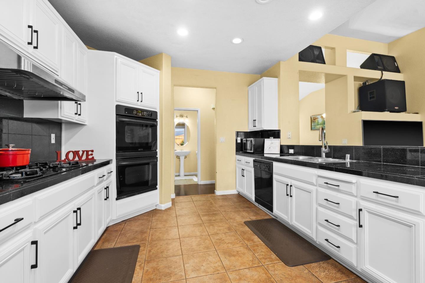 354 Vasconcellos AVE