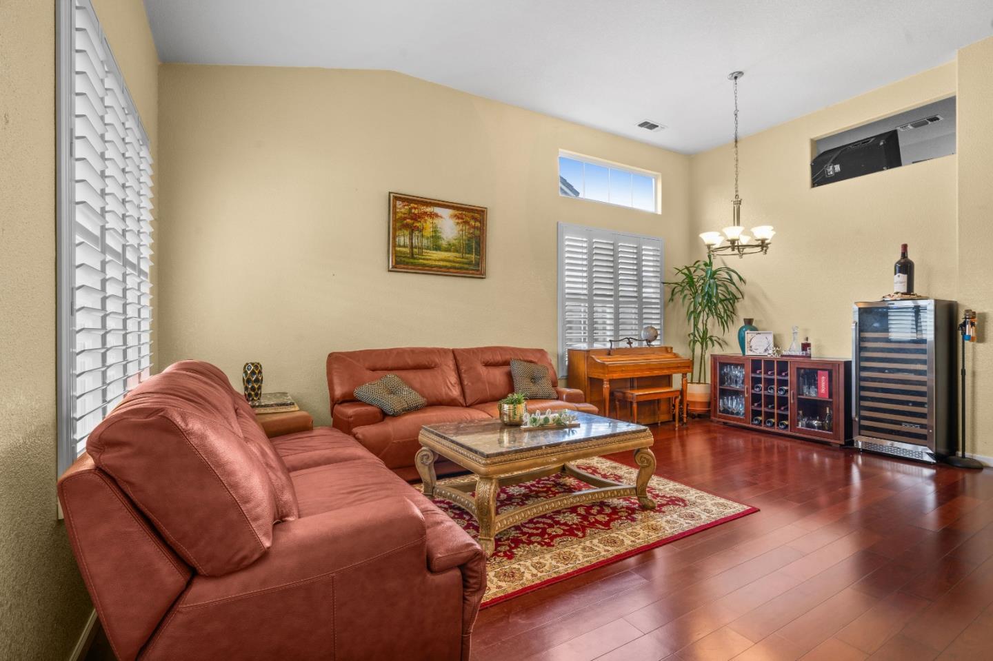 354 Vasconcellos AVE