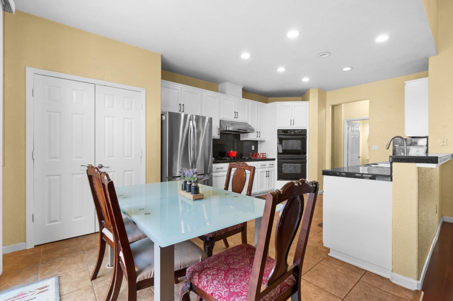 354 Vasconcellos AVE