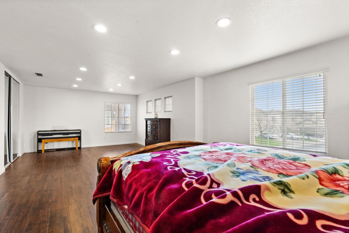 354 Vasconcellos AVE