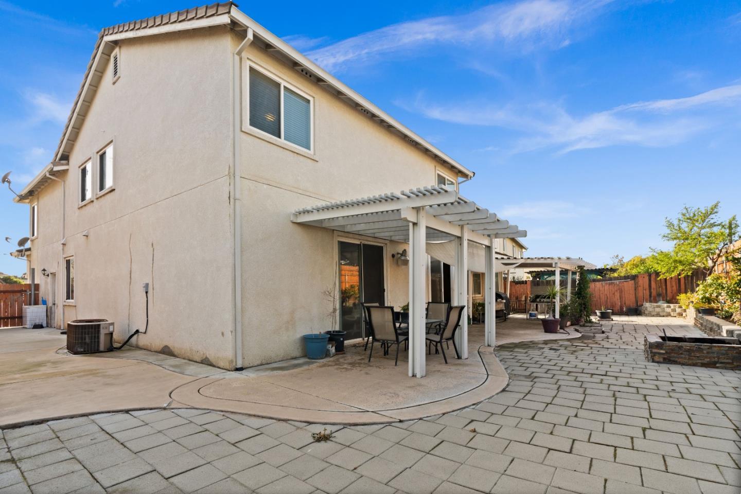 354 Vasconcellos AVE