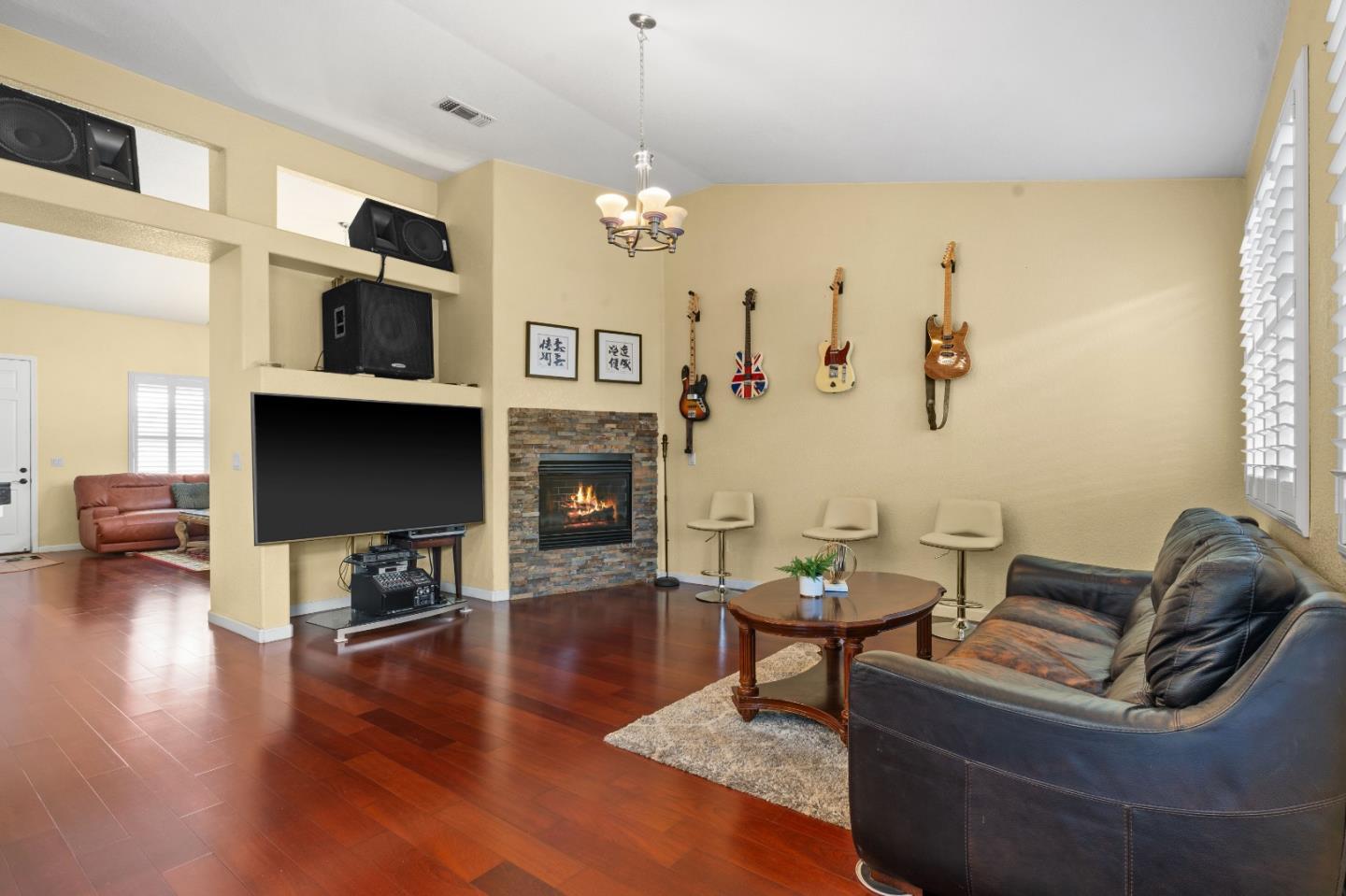 354 Vasconcellos AVE