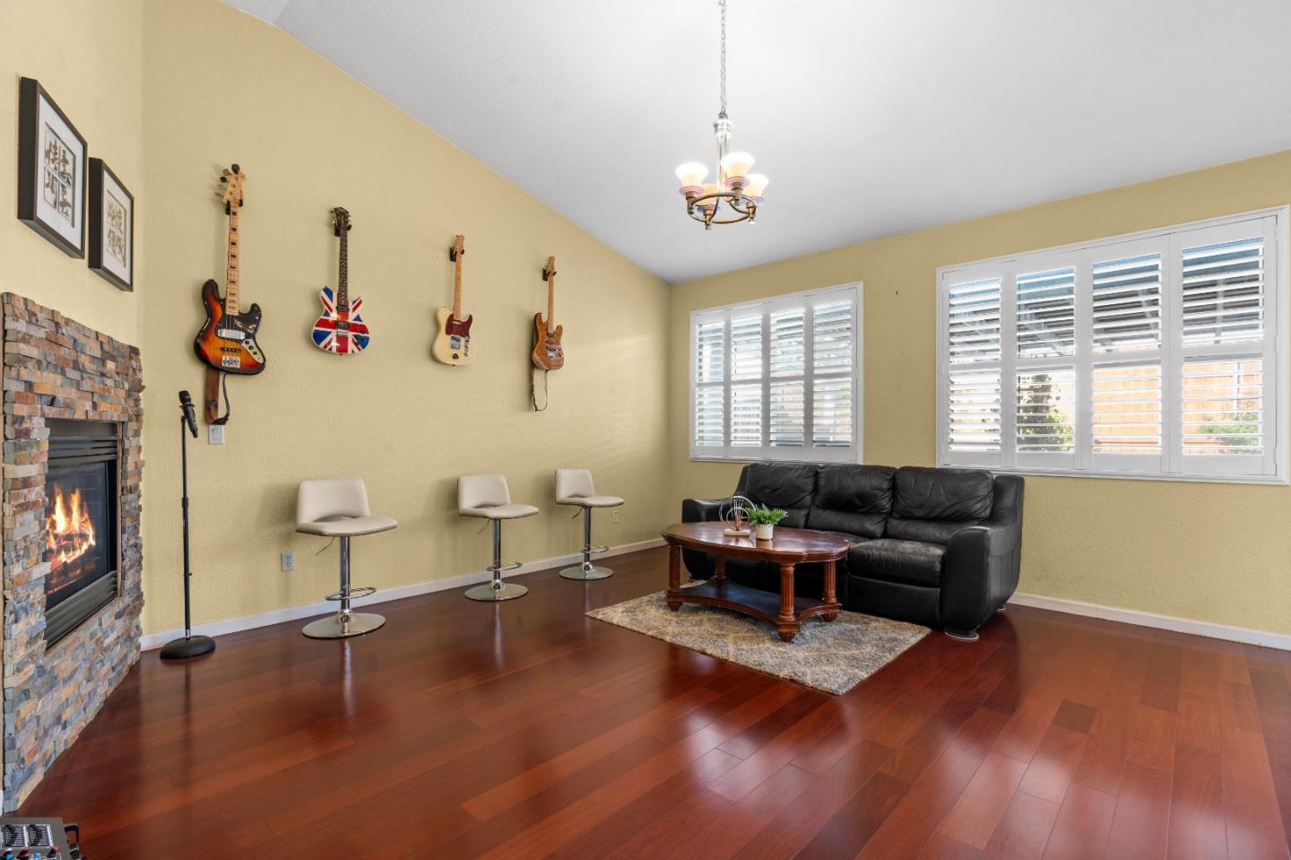 354 Vasconcellos AVE