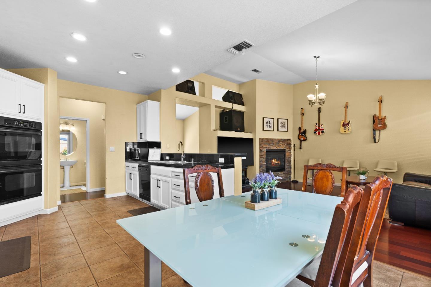 354 Vasconcellos AVE