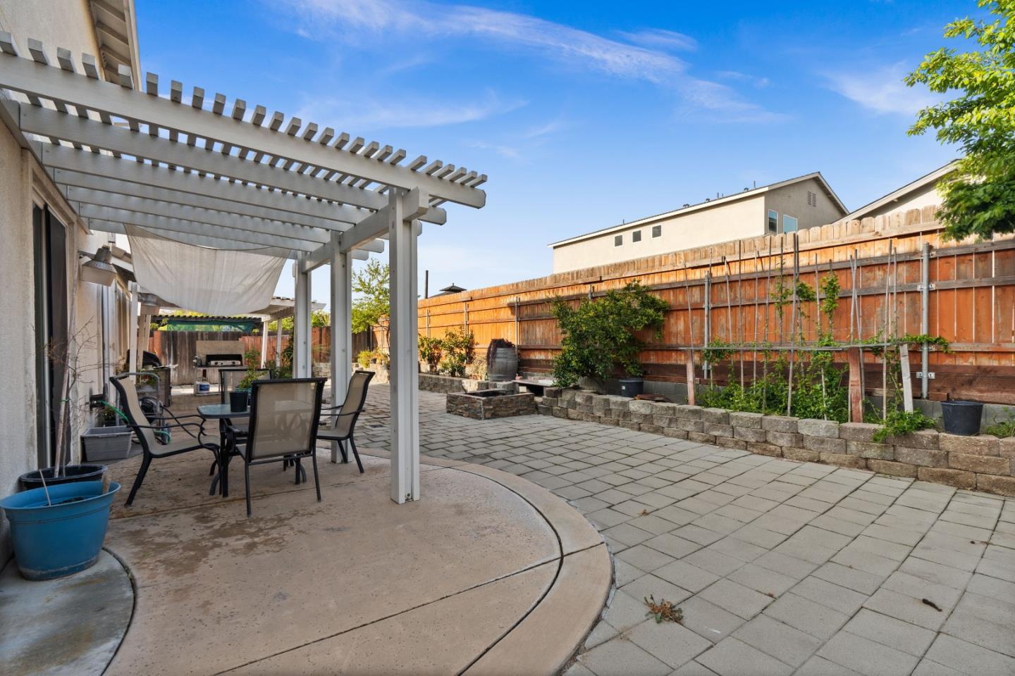 354 Vasconcellos AVE