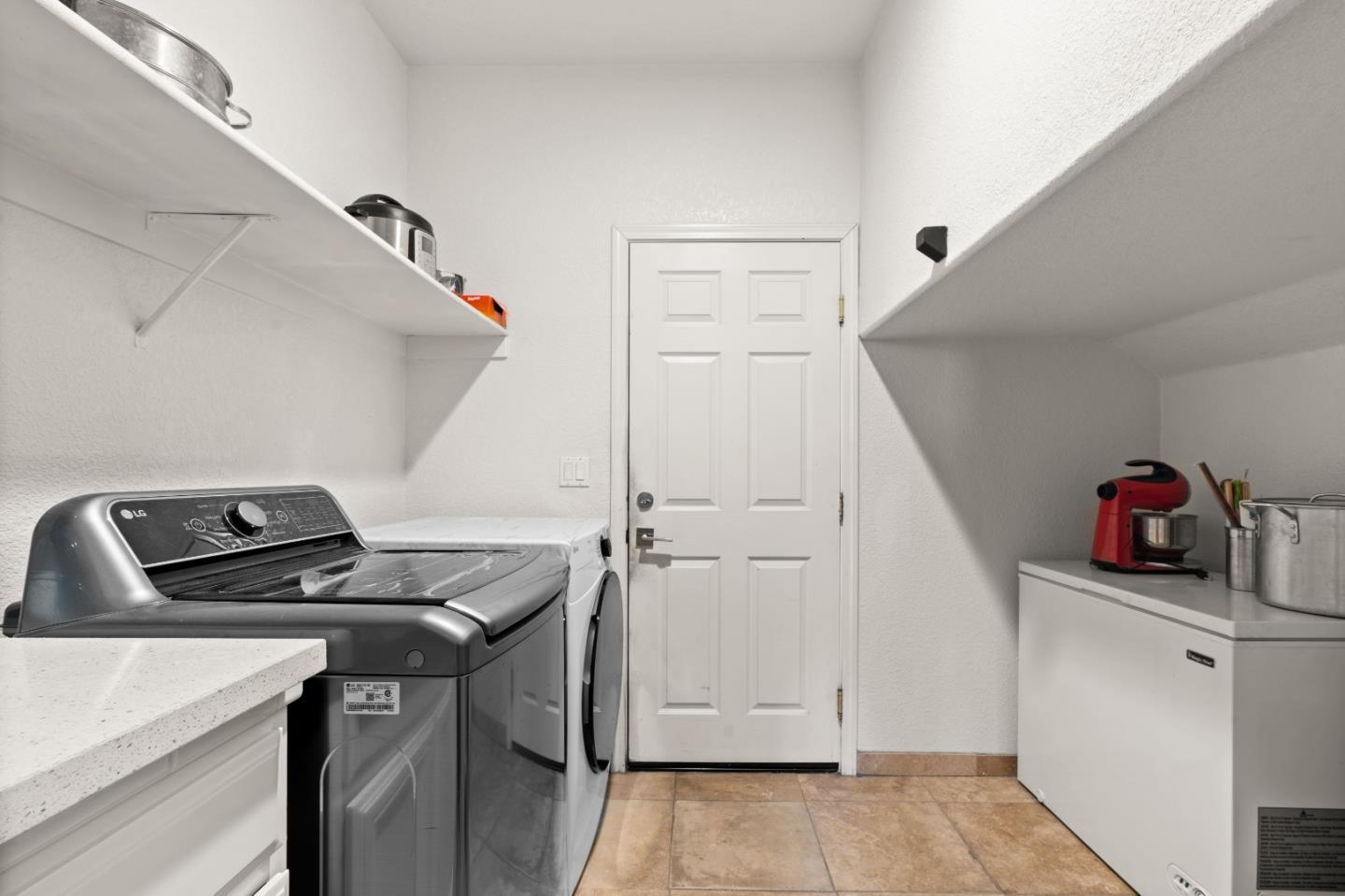 354 Vasconcellos AVE