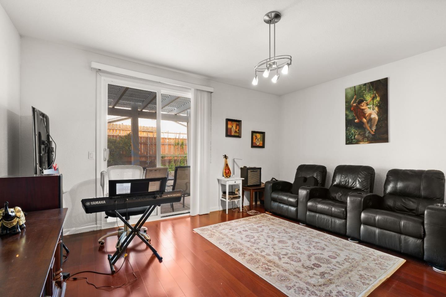 354 Vasconcellos AVE